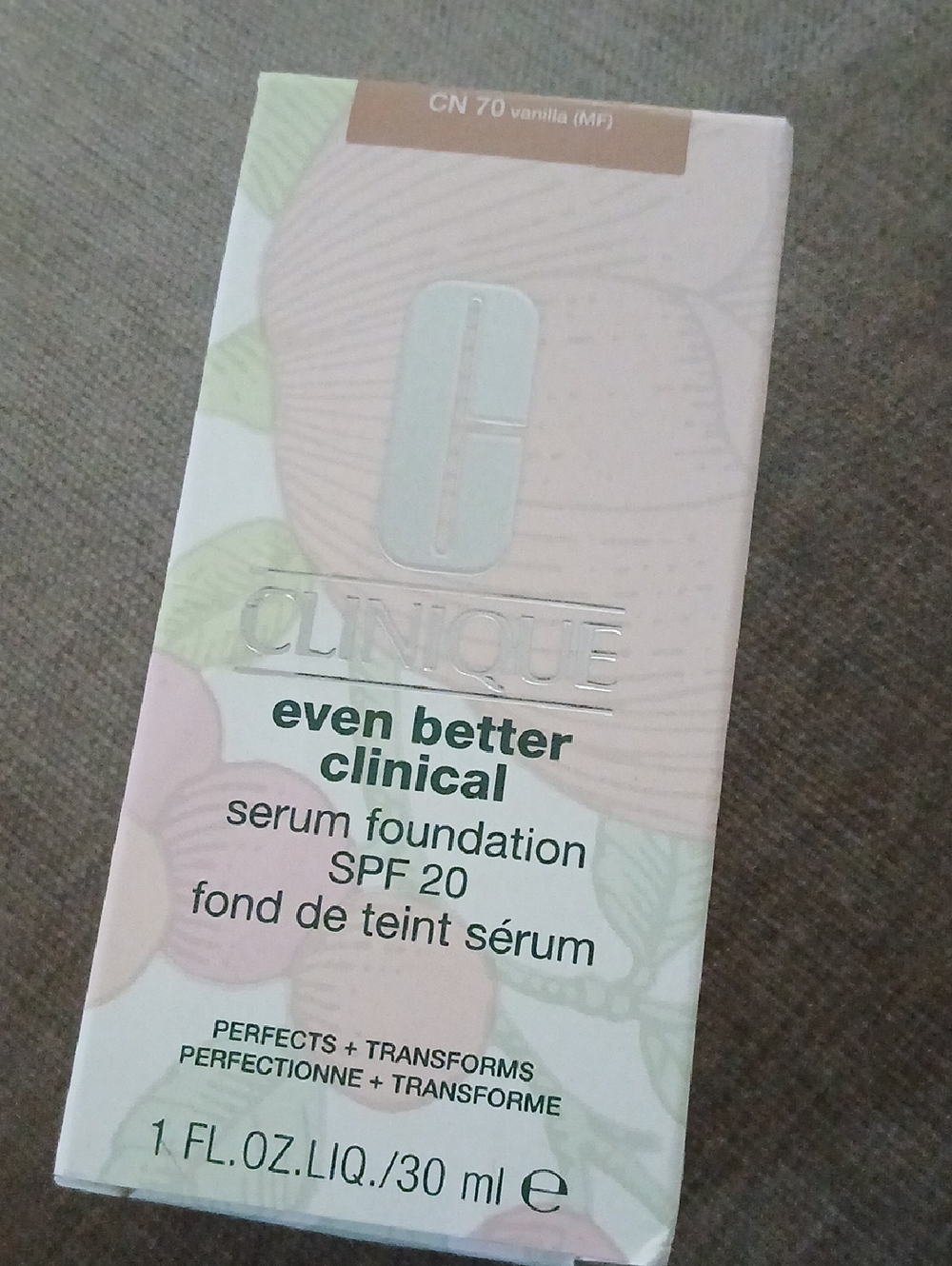 Clinique Even Better Clinical Serum Foundation SPF 20 - Vanilla (CN 70)